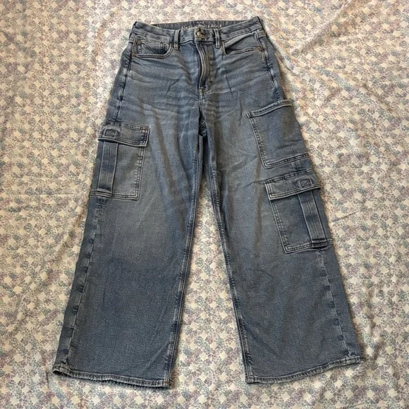 American Eagle Super High Rise Curvy Baggy Wide Leg Cargo Jeans - Picture 1 of 7